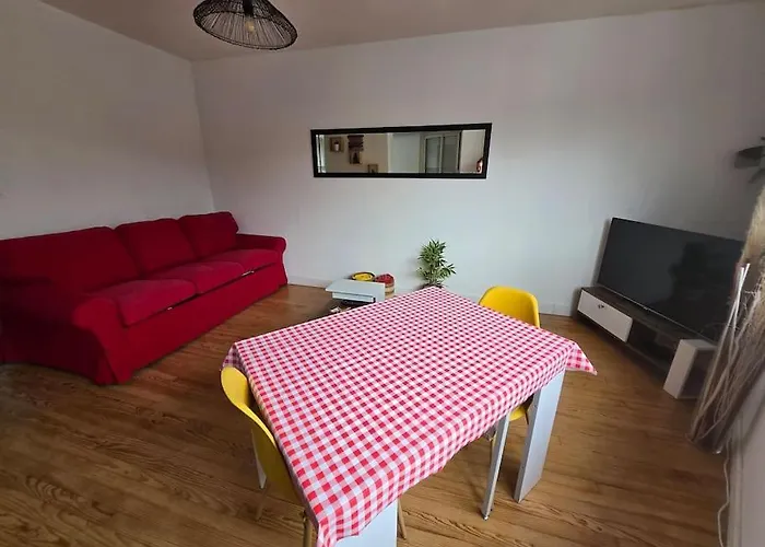 Vue Sur Chateau De Апартаменты